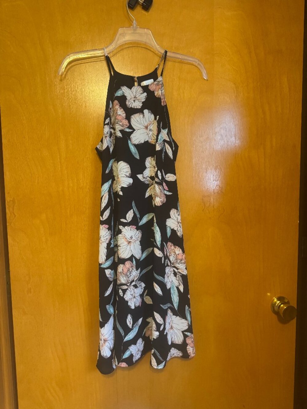 Floral Print Swing Dress with a Tropical vibe. Size small. Like new.